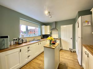 Kitchen- click for photo gallery